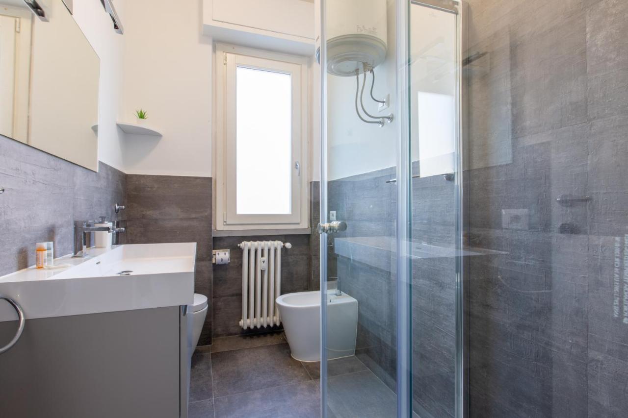 Italstay - Disciplini Apartment -10 Min Dal Duomo Milan Exterior photo